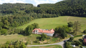Růžičkův dvůr, Hranice I-Město